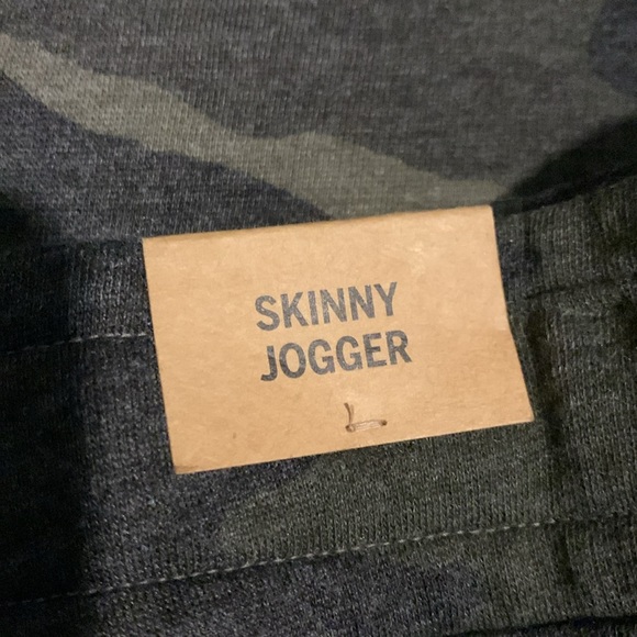 Pink sweatsuit - Picture 7 of 7